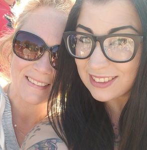 Meet your Posher, Megan tron